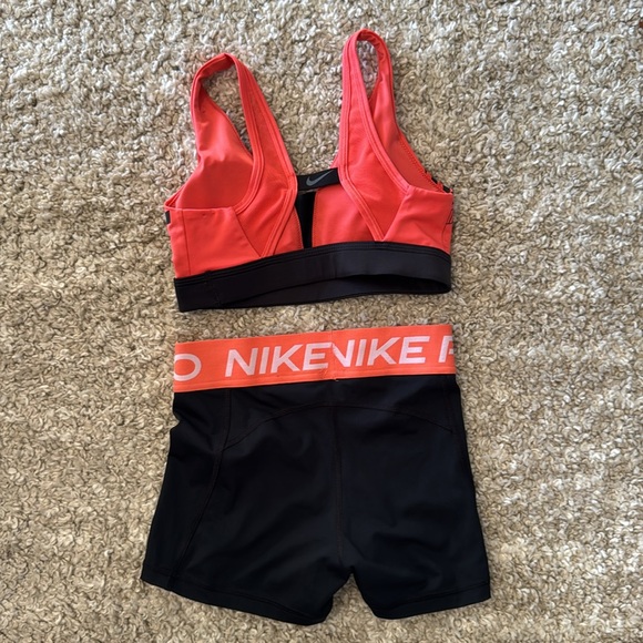 Nike bra and biker short set - Picture 2 of 4